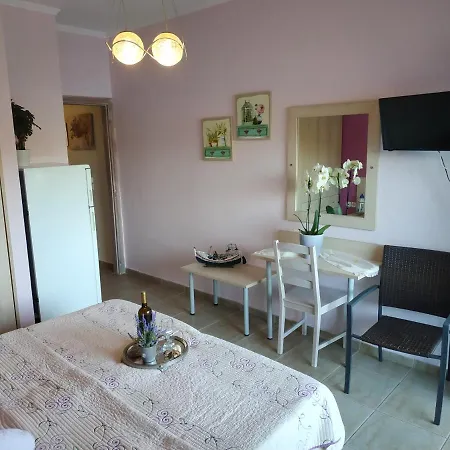 Apartment Mpouketo