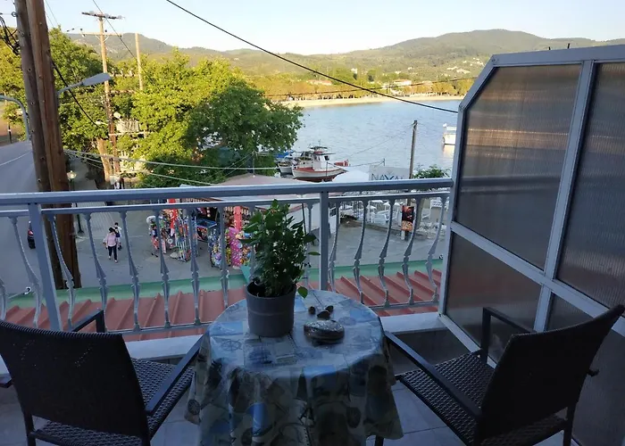 Mpouketo Apartamento Néos Marmarás